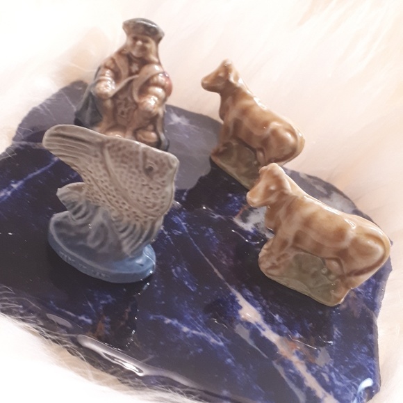 SALE!! Red rose tea Wade England collectable angel  fish. 3 - Picture 6 of 7